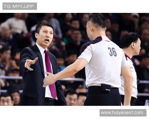 辽宁队主力球员受伤，教练组紧急调整阵容备战